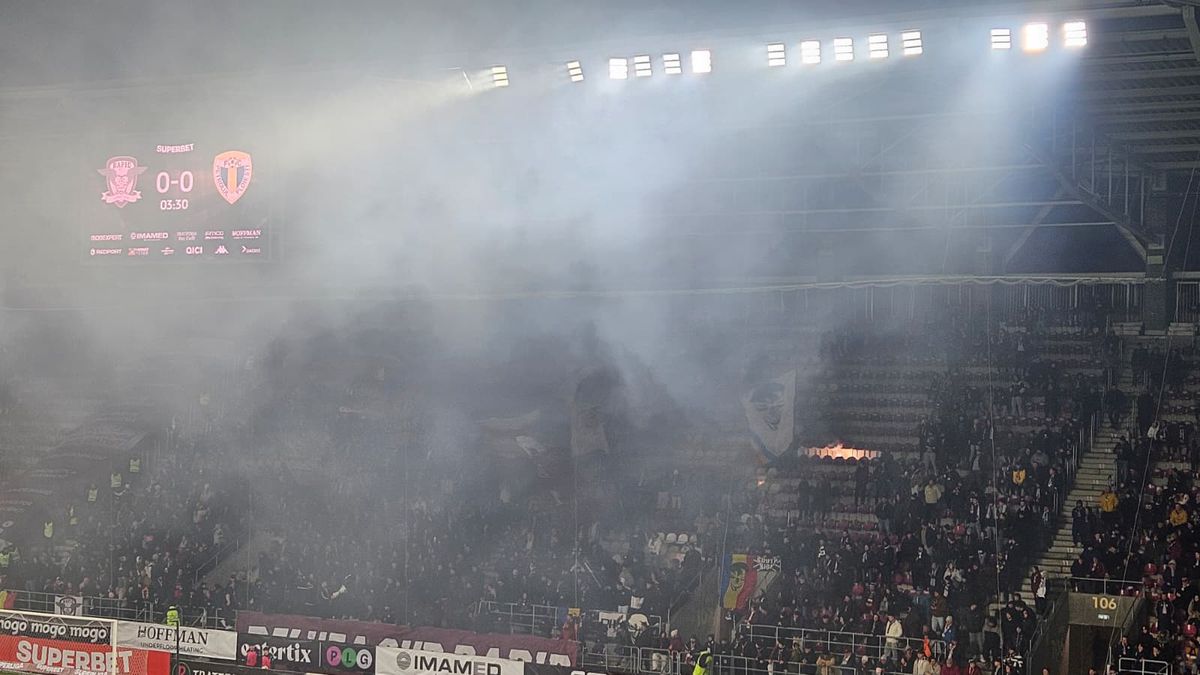 Mesajele afișate de galerii la Rapid - Petrolul