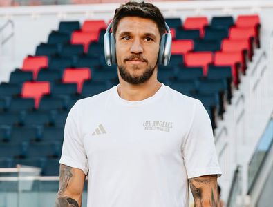 Alexandru Băluță a fost prezentat oficial la noua echipă: „Clubul nostru a ...