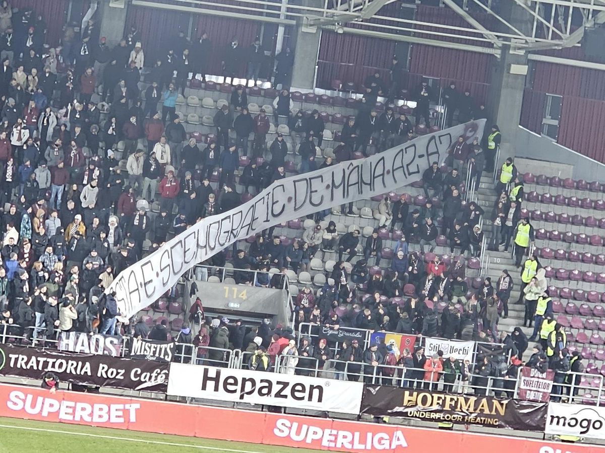 Mesajele afișate de galerii la Rapid - Petrolul