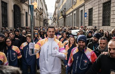 Cum a fost prezentat Ibrahimovic, care a purtat torța în Milano astăzi: „Flacăra olimpică nu l-a ales pe Zlatan...”