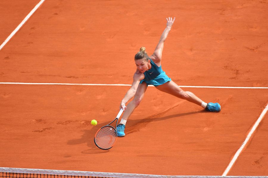 Simona Halep în timpul finalei de la Roland Garros 2018 Dezvăluirile Simonei Halep la un an de la retragere: „Am pierdut mult din cauza asta. Domnul Țiriac nu zicea rău”