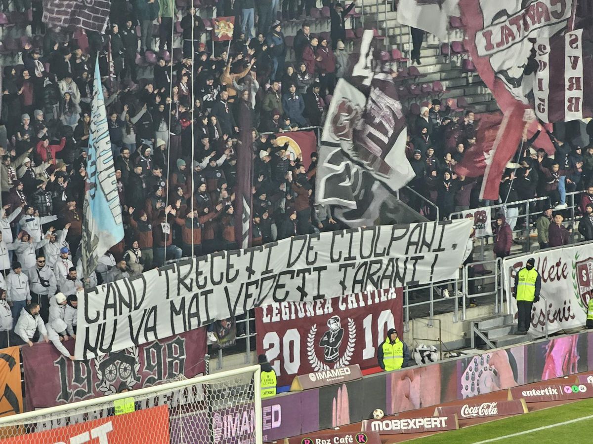 Mesajele afișate de galerii la Rapid - Petrolul