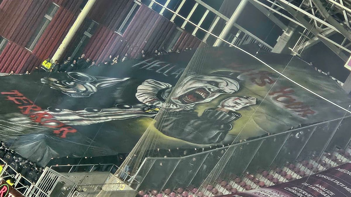 Mesajele afișate de galerii la Rapid - Petrolul