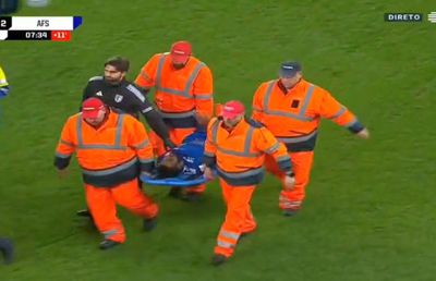 HORROR! Rapidistul Antoine Baroan și-a rupt piciorul chiar la debutul pentru noua echipă » Imagini greu de privit