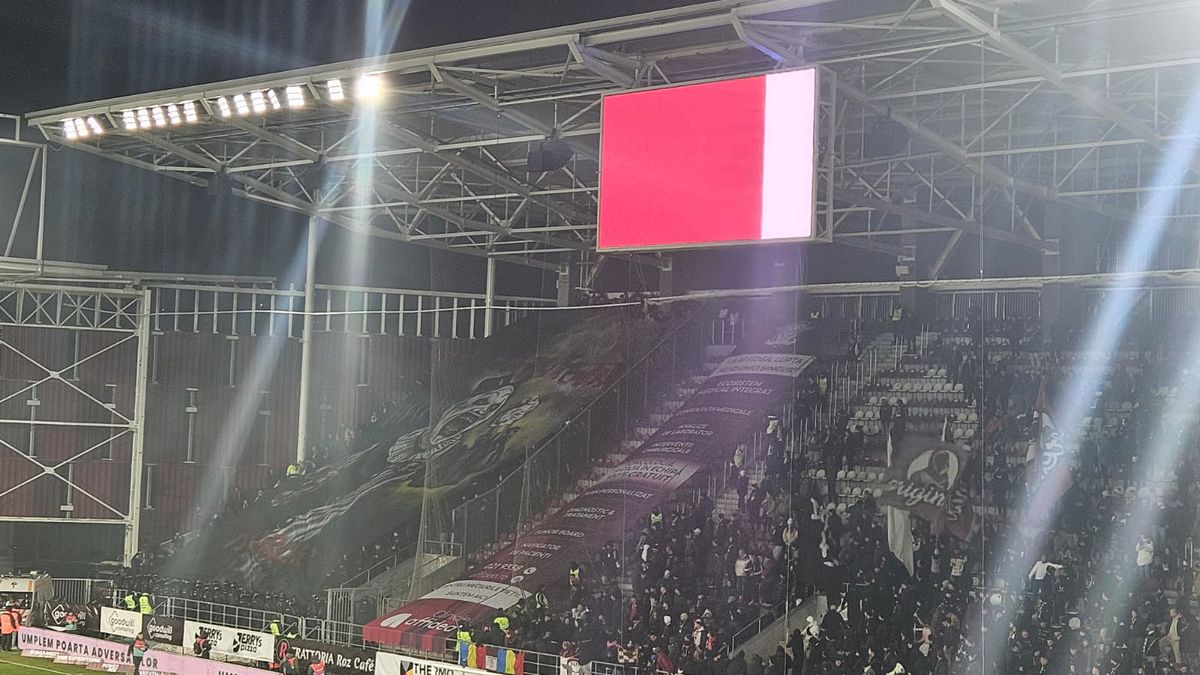 Mesajele afișate de galerii la Rapid - Petrolul