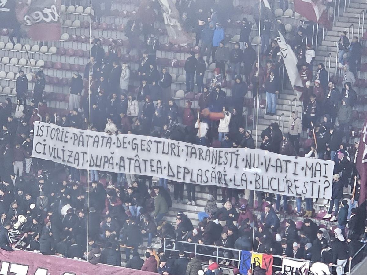 Mesajele afișate de galerii la Rapid - Petrolul