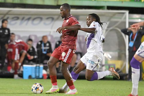 Franck Tchassem (dreapta) a plecat de la FC Argeș // FOTO: Imago Images