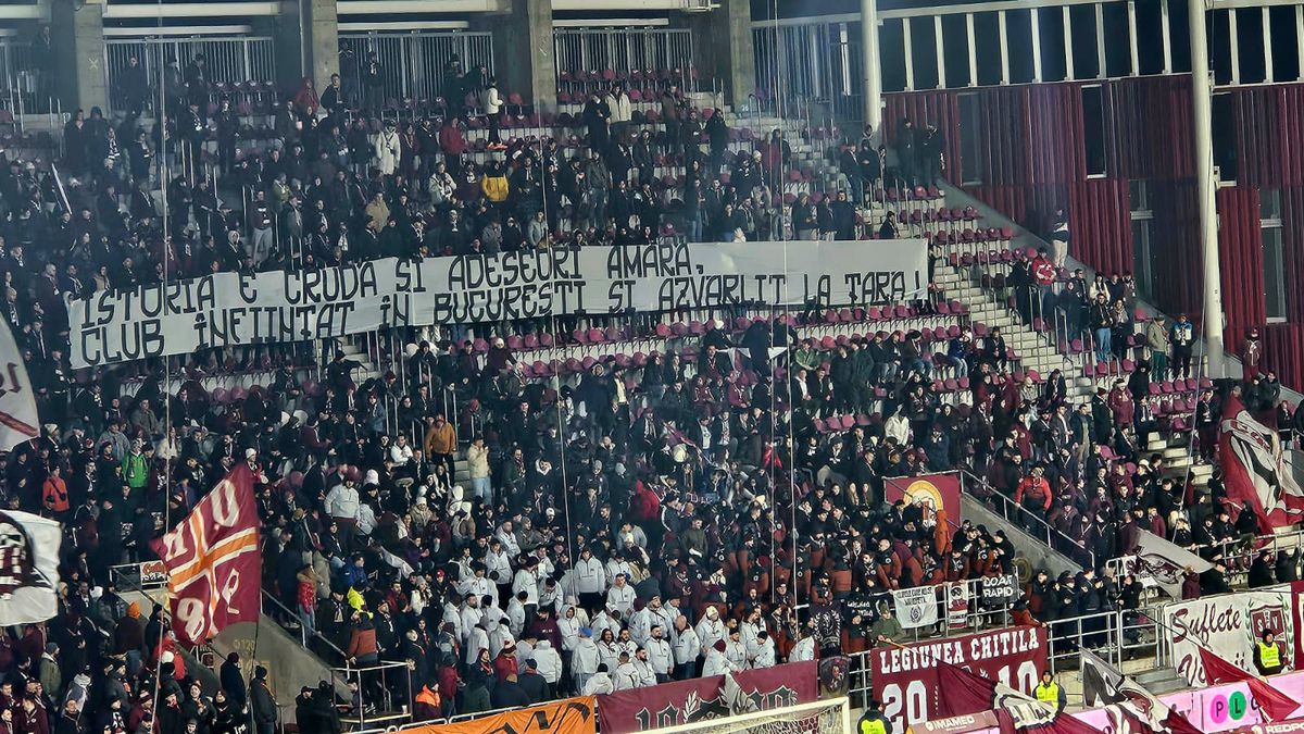 Mesajele afișate de galerii la Rapid - Petrolul