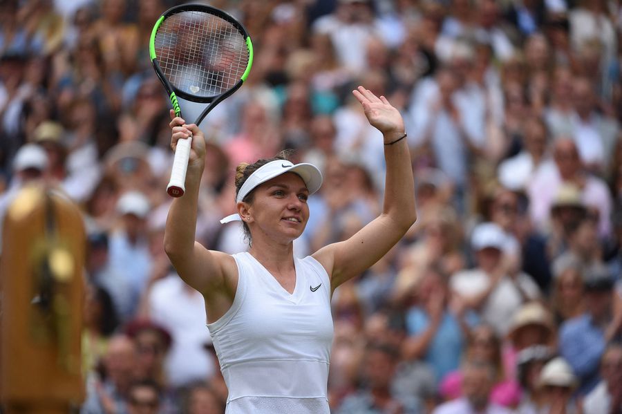 Simona Halep în timpul finalei de la Wimbledon 2019 Dezvăluirile Simonei Halep la un an de la retragere: „Am pierdut mult din cauza asta. Domnul Țiriac nu zicea rău”