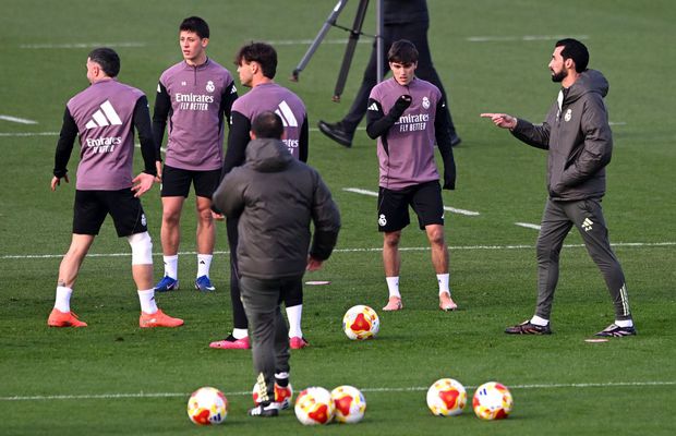 La Real nu e bine deloc! Vedetele l-au băgat în ședință pe „interimarul” Arbeloa