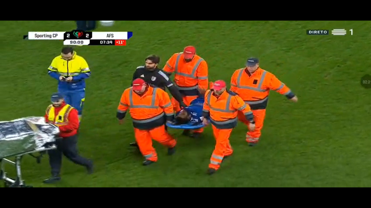 HORROR! Rapidistul Antoine Baroan și-a rupt piciorul chiar la debutul pentru noua echipă » Imagini greu de privit