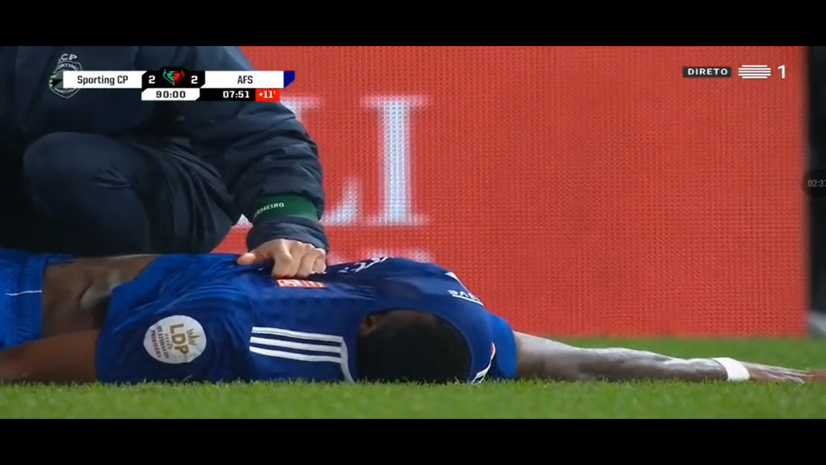 Primele imagini cu Antoine Baroan, după ce și-a rupt piciorul la debut