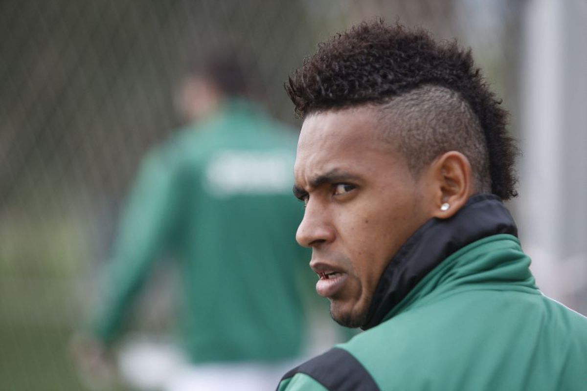 Eric de Oliveira, mărturisire cutremurătoare: „Eram dependent de alcool, aș fi luat și droguri! Am vrut să mă sinucid, eram deja pe marginea geamului”