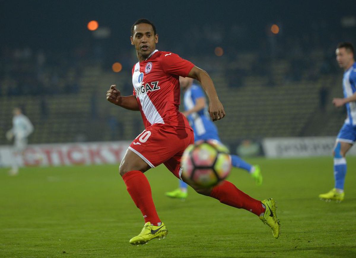 EXCLUSIV VIDEO Dinamo, cea mai mare dorință a lui Eric: „Voiam să devin idolul galeriei! E singura echipă la care m-am propus” + ce transfer penibil au ales Mutu și Contra