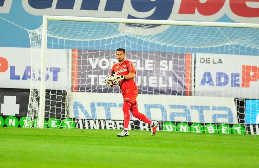 Cosmin Vâtcă a jucat de-a lungul carierei pentru Bihor Oradea, Oțelul Galați, FCSB, Gaz Metan, Rapid, Viitorul, CFR și FC Voluntari