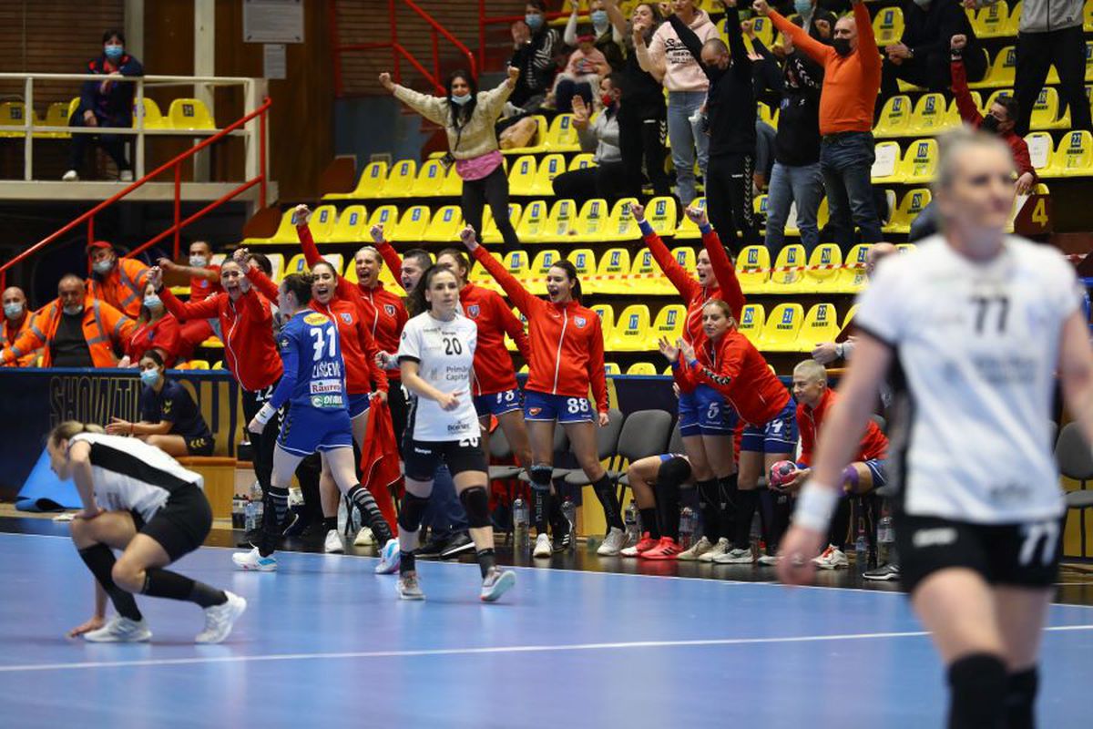 Cronica meciului SCM Rm. Vâlcea - CSM București 24-33. CSM cu mult peste Vâlcea: calitatea jucătoarelor face diferența » Vâlcea, ca un boxer numărat în picioare!