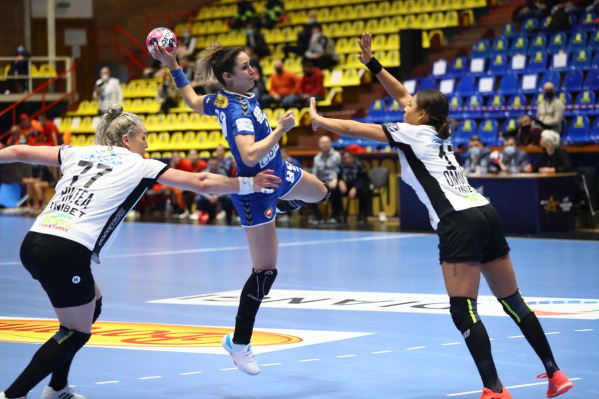 SCM RM. VÂLCEA - CSM BUCUREȘTI 24-33. Cristina Neagu, MVP-ul meciului: „Vâlcea a fost arogantă cu noi”