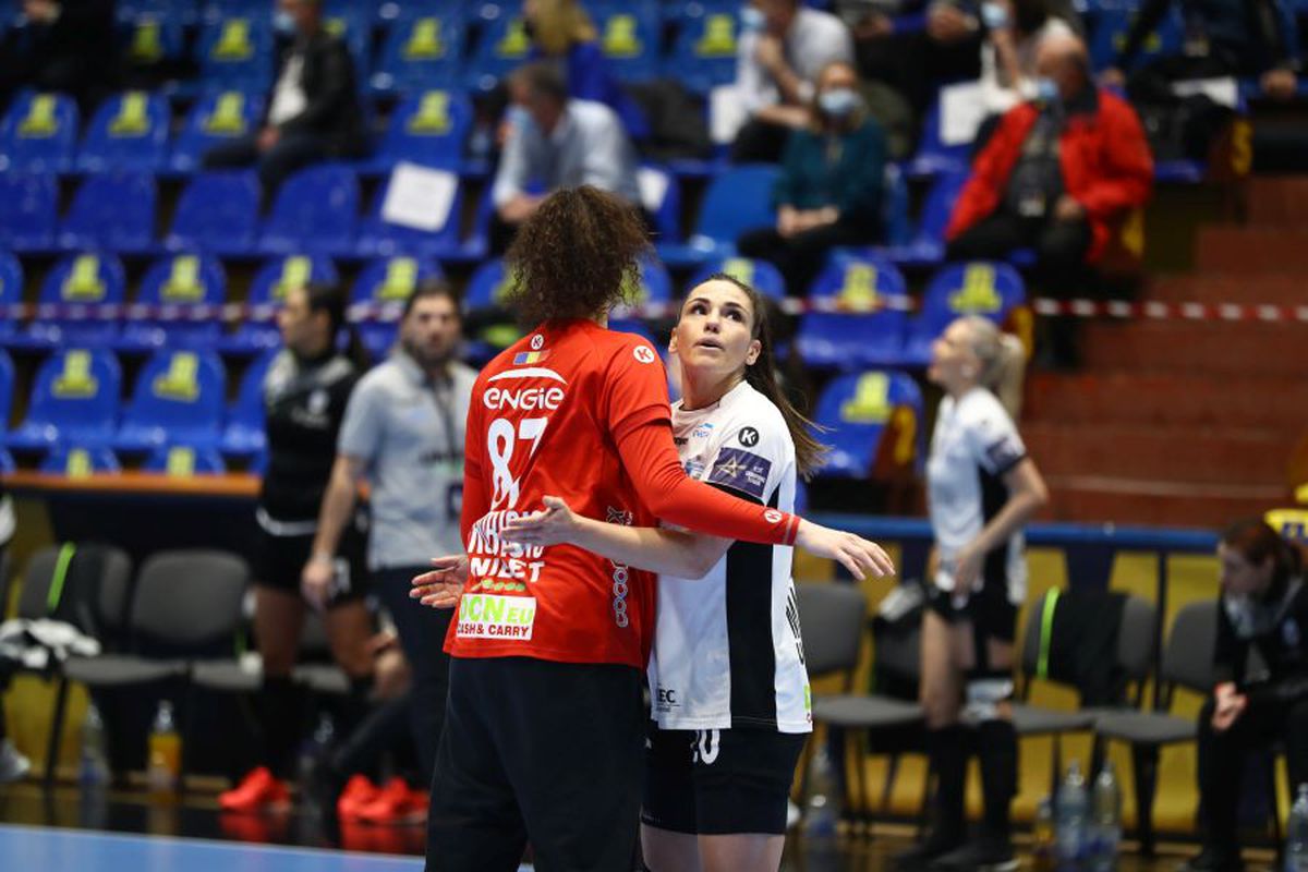 Cronica meciului SCM Rm. Vâlcea - CSM București 24-33. CSM cu mult peste Vâlcea: calitatea jucătoarelor face diferența » Vâlcea, ca un boxer numărat în picioare!