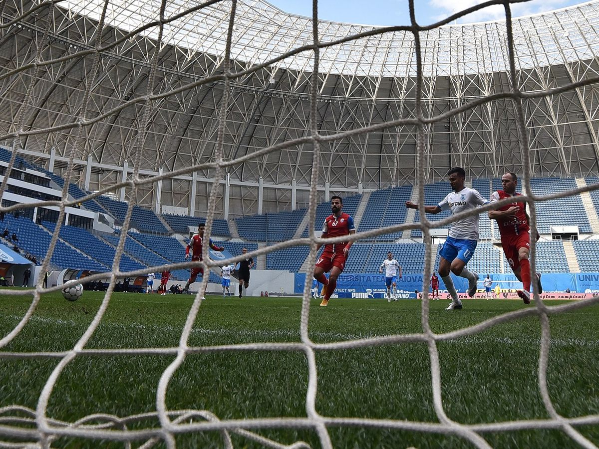 CS Universitatea Craiova - FC Botoșani 1-0 » Oltenii sunt matematic în play-off! Victorie marcă înregistrată pentru Ouzounidis