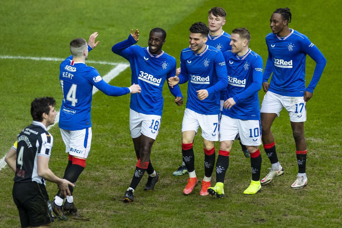 Prestația lui Ianis Hagi cu St. Mirren, analizată de scoțieni » Ce note a primit românul la meciul care o apropie pe Rangers de titlu