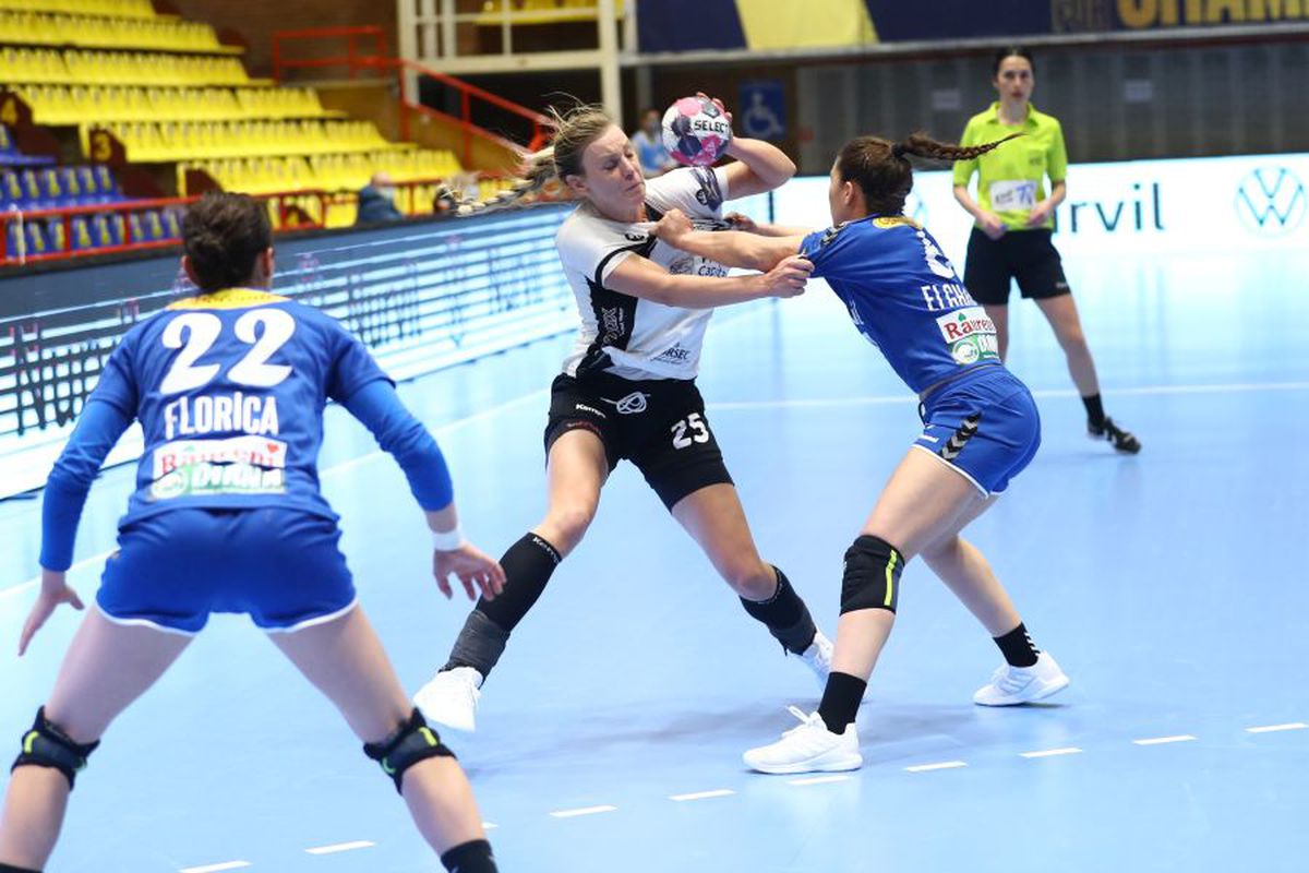 SCM RM. VÂLCEA - CSM BUCUREȘTI 24-33. Cristina Neagu, MVP-ul meciului: „Vâlcea a fost arogantă cu noi”