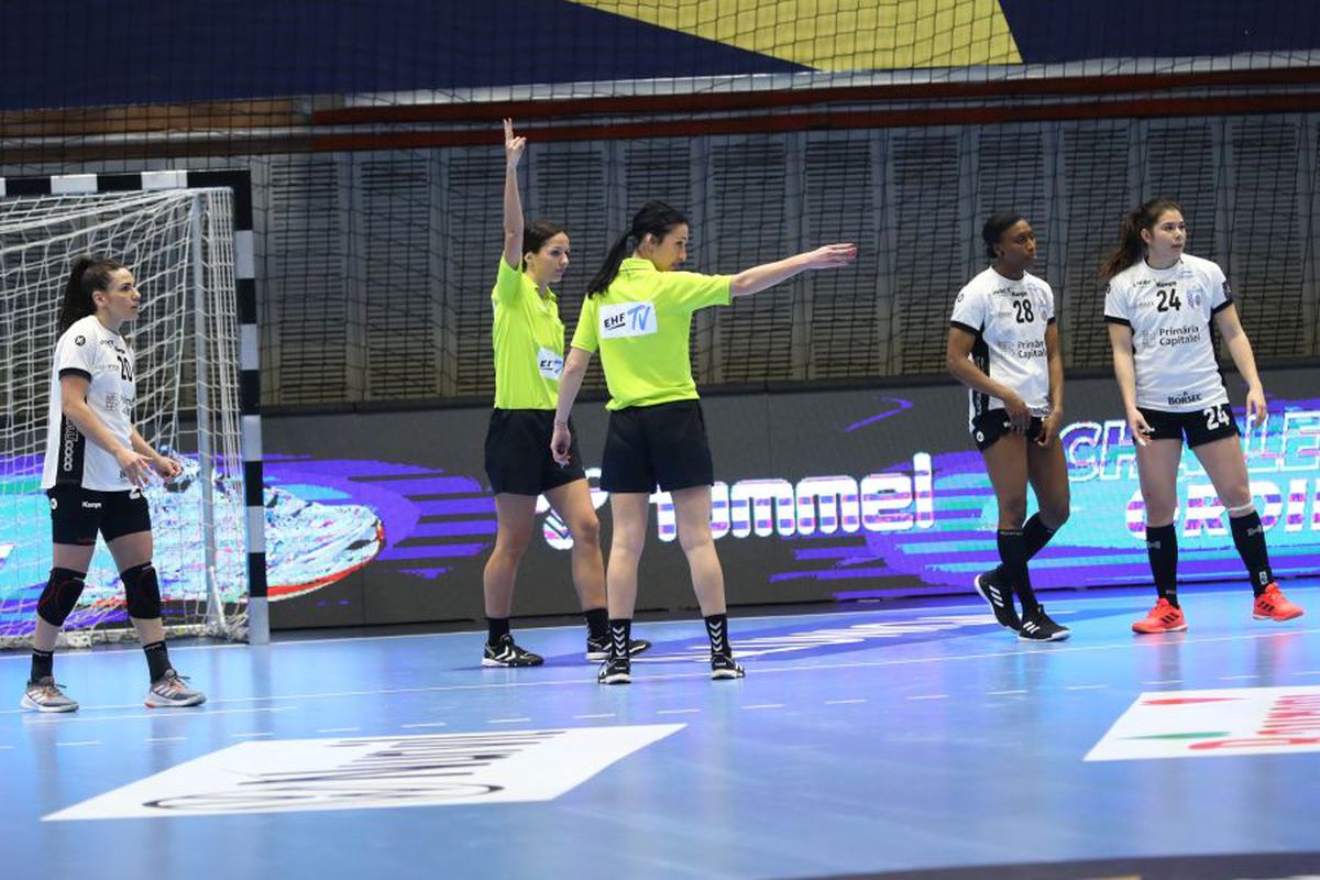 Cronica meciului SCM Rm. Vâlcea - CSM București 24-33. CSM cu mult peste Vâlcea: calitatea jucătoarelor face diferența » Vâlcea, ca un boxer numărat în picioare!