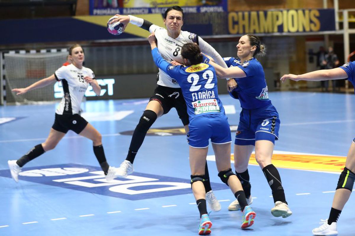 SCM Rm. Vâlcea - CSM București 24-33. Cu Neagu în formă excelentă, „tigroaicele” s-au dezlănțuit și au câștigat la nouă goluri!