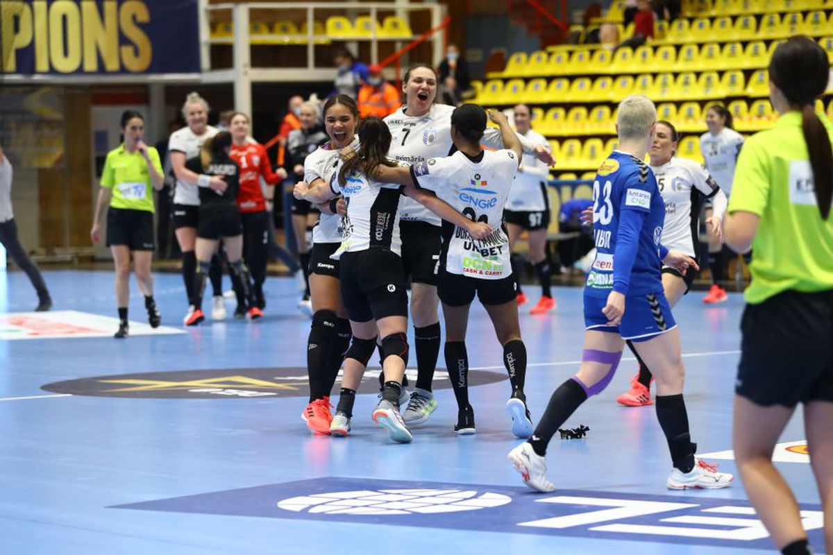 SCM Rm. Vâlcea - CSM București 24-33. Cu Neagu în formă excelentă, „tigroaicele” s-au dezlănțuit și au câștigat la nouă goluri!