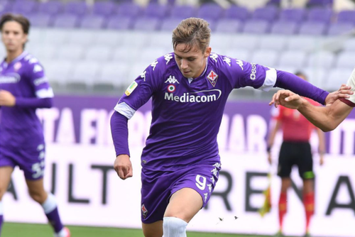Louis Munteanu (18 ani, atacant) a reușit o „dublă” pentru Fiorentina în confruntarea câștigată de trupa viola cu AC Milan, 3-1, în campionatul Primavera.