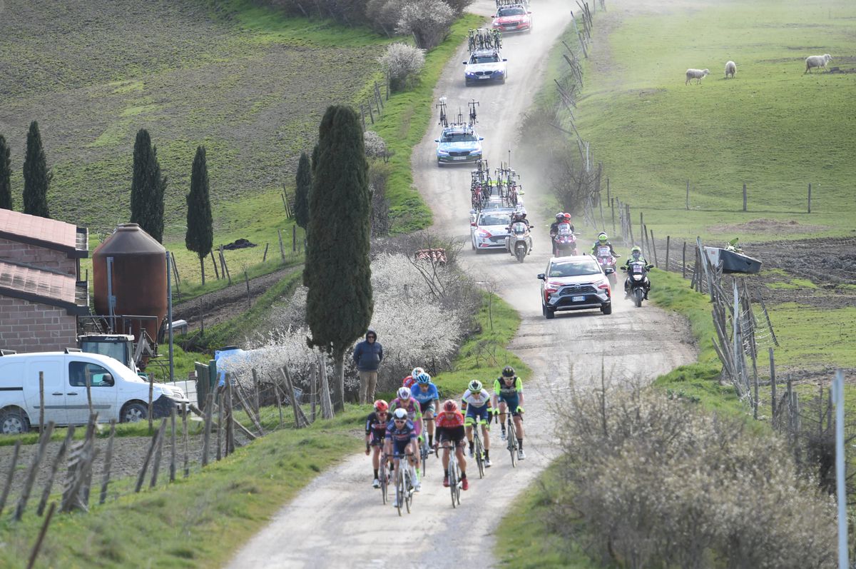 Mathieu van der Poel a câștigat Strade Bianche 2021 cu un atac monstruos în fața lui Julian Alaphilippe