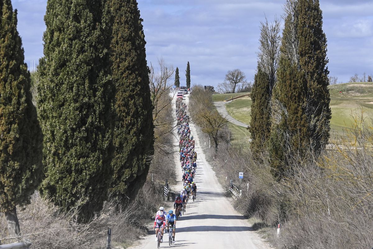 Mathieu van der Poel a câștigat Strade Bianche 2021 cu un atac monstruos în fața lui Julian Alaphilippe
