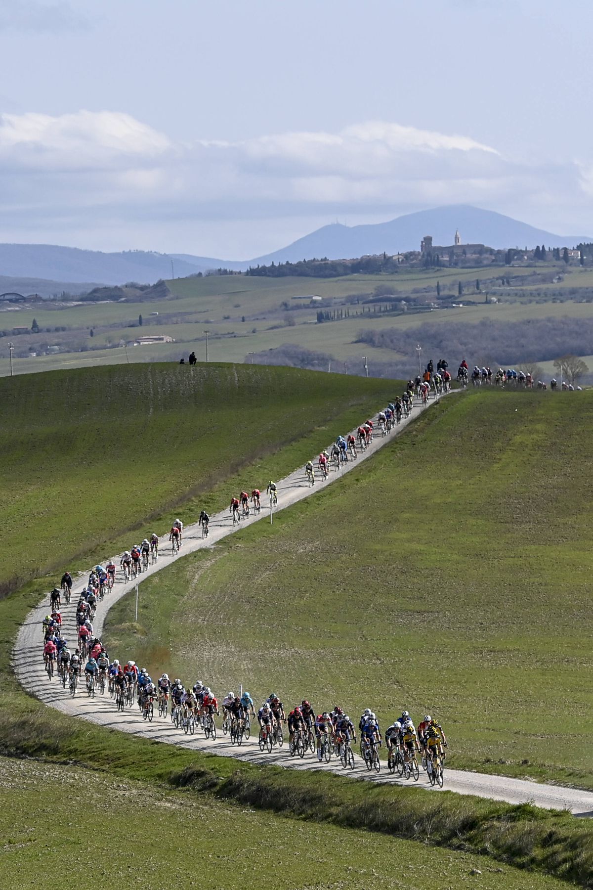 Mathieu van der Poel a câștigat Strade Bianche 2021 cu un atac monstruos în fața lui Julian Alaphilippe