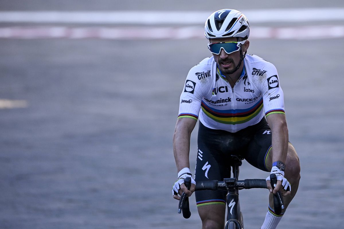 Mathieu van der Poel a câștigat Strade Bianche 2021 cu un atac monstruos în fața lui Julian Alaphilippe