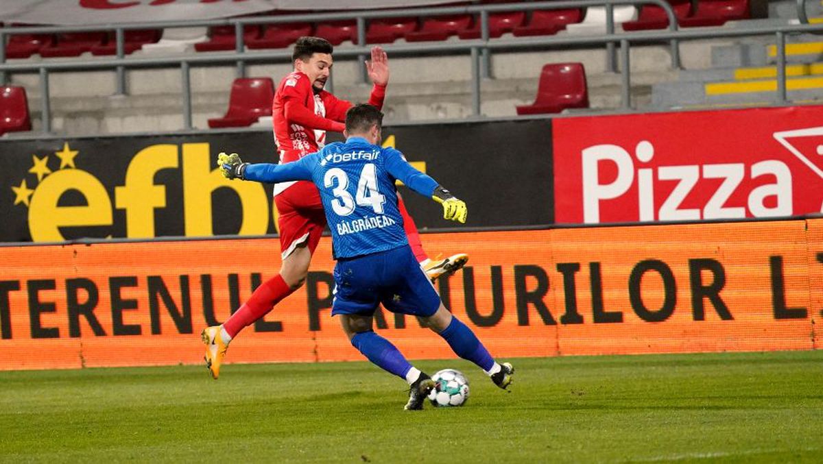 VIDEO Adrian Petre, „blocat” și la UTA! Ratare uriașă în meciul cu CFR Cluj: finalizare lamentabilă cu poarta goală în față