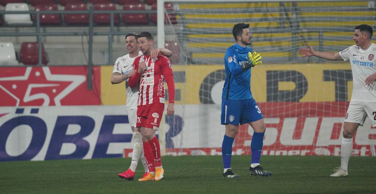 VIDEO Adrian Petre, „blocat” și la UTA! Ratare uriașă în meciul cu CFR Cluj: finalizare lamentabilă cu poarta goală în față