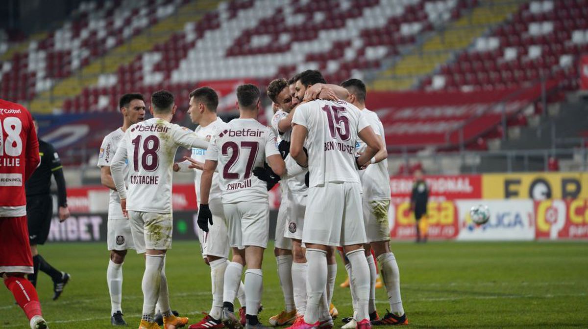 VIDEO Adrian Petre, „blocat” și la UTA! Ratare uriașă în meciul cu CFR Cluj: finalizare lamentabilă cu poarta goală în față
