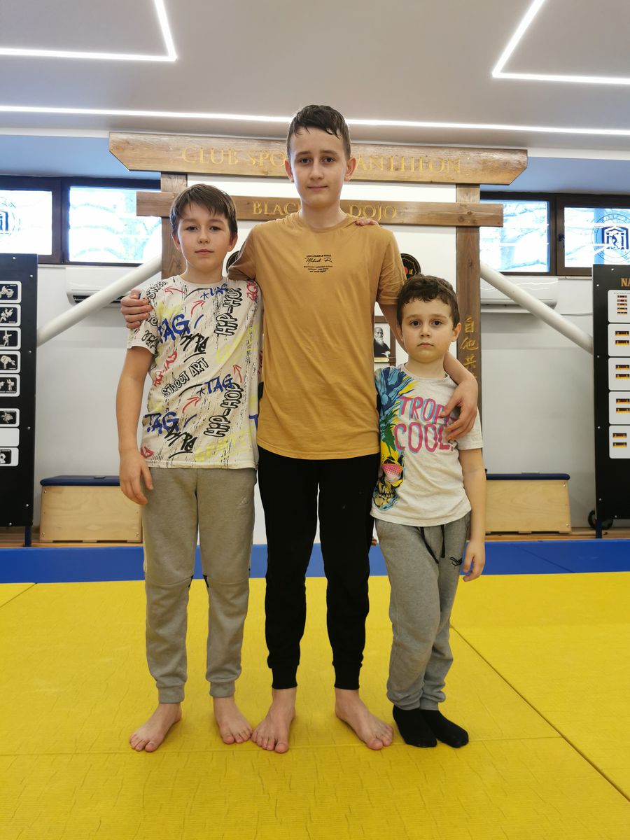 Terapie prin judo » Copiii ucraineni refugiați la Constanța sunt ajutați să uite de războiul din țara lor prin sport