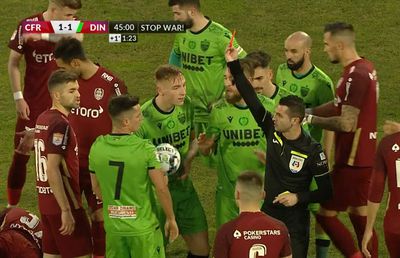Steliano Filip, eliminat în 5 minute, în CFR Cluj - Dinamo 4-1 » A urmat dezastrul pentru „câini”