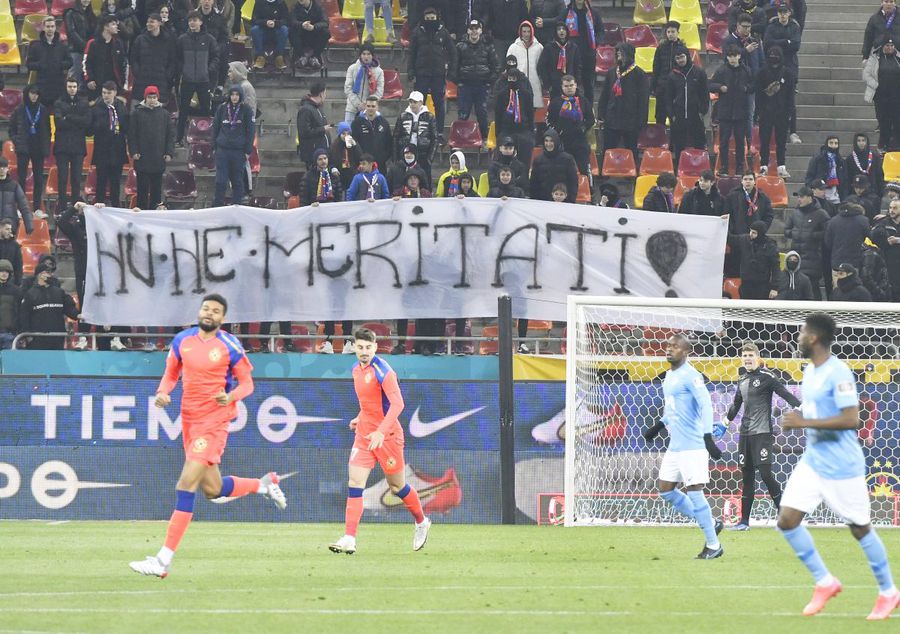 FCSB, ignorată de galerie în timpul meciului cu Voluntari » Singurul mesaj afișat pe Arena Națională