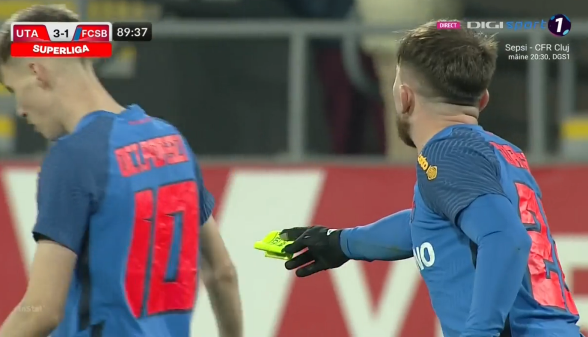 Tavi Popescu n-a știut ce să facă cu banderola de căpitan în finalul meciului UTA - FCSB 3-1