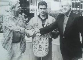 Real Madrid împlinește azi 121 de ani: descoperă poveștile “galacticilor” cu fotbalul românesc! Știai că poți să vezi la București tricourile lui Hagi și Ronaldo de la Real Madrid?