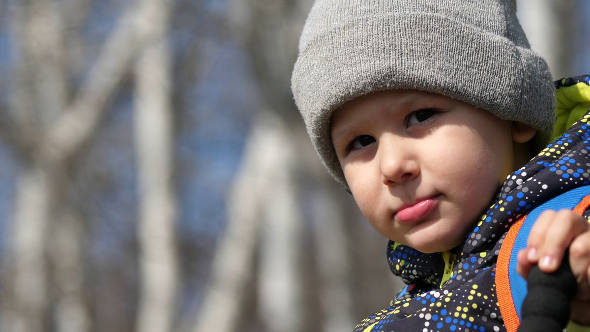 Reportaj savuros din fotbalul foarte mic, la Puchenii Mari - Cocorăștii Colț » „A fost porcu' gras, d-aia avem numai rotofei în echipă! Sunt campion mondial la pahare, țuica mea e vitamină curată”