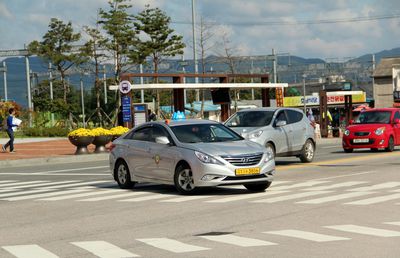 Închiriere vs cumpărare: situații în care serviciul de închirieri auto este mai convenabil