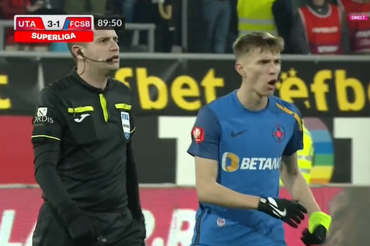 Tavi Popescu (20 de ani, extremă stânga) n-a știut ce să facă cu banderola de căpitan în finalul meciului UTA - FCSB 3-1.