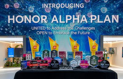 HONOR la MWC 2025: impresionează cu noul ALPHA PLAN și câștigă peste 50 de premii pentru inovațiile și produsele AI