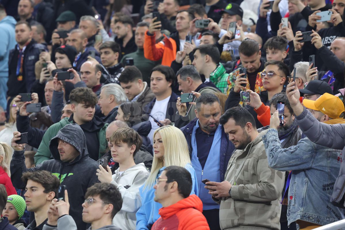 Laura Vicol, implicată în „scandalul Nordis”, a fost în tribune la FCSB - Lyon » Imaginile surprinse de reporterul GSP