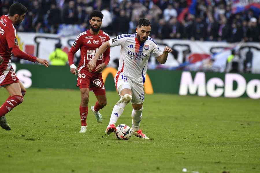 Rayan Cherki este considerat pericolul numărul unu pentru FCSB. Foto: imago Impresar francez din Lyon: „El e marele pericol pentru FCSB. Nu Lacazette!” + Comparație între patronii John Textor și Gigi Becali: „Cea mai furtunoasă apariție”