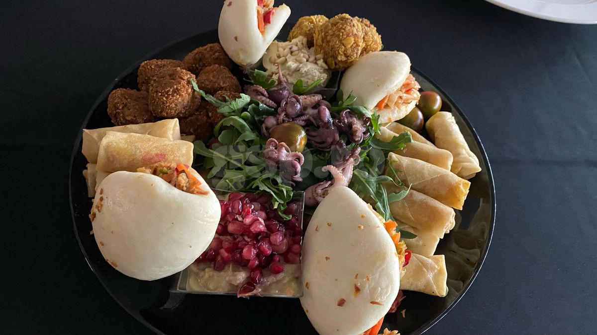 Dynamite maki sau mini-iris » Ce mănâncă bogații la loje pe Arena Națională, la FCSB - Lyon