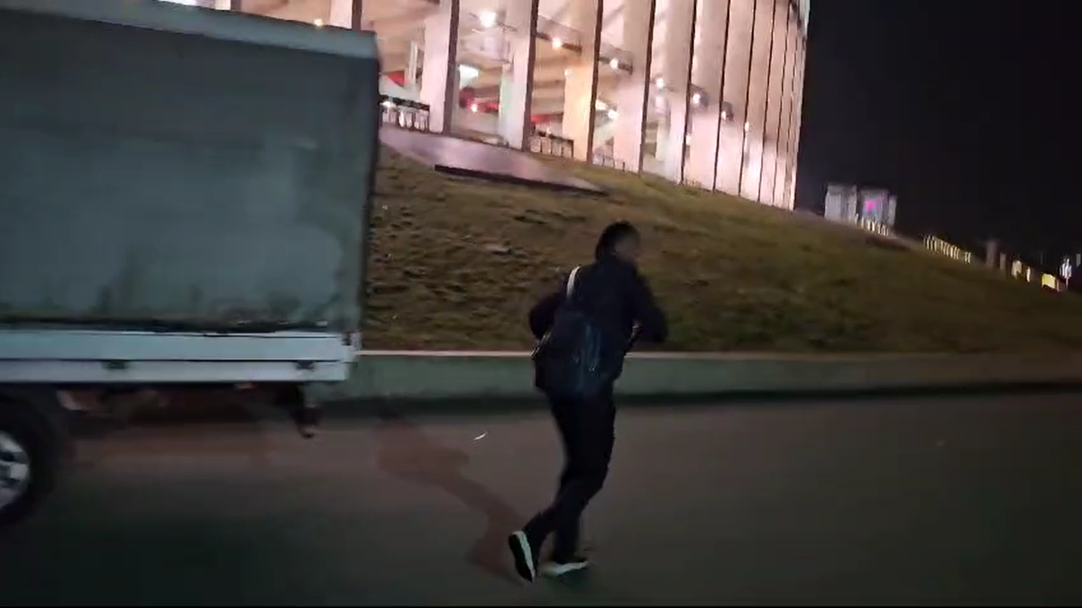 Ngezana a fost uitat la stadion la finalul meciului FCSB - Lyon