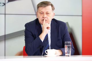 Crin Antonescu a dezvăluit cu ce echipă ține și a avut un mesaj care ar schimba fotbalul: „Nu văd viitorul acestor cluburi”